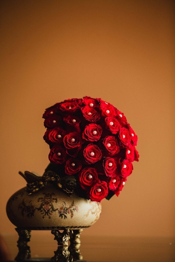 still life, red, bouquet, pearl, flower, art, rose, vintage, beautiful, decoration