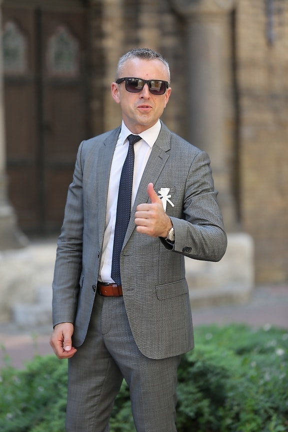 Unternehmer, Geschäftsmann, Sonnenbrille, Smokinganzug, erfolgreiche, Erfolg, Kleidungsstück, Anzug, gut aussehend, Mann