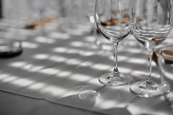 crystal, close-up, glass, reflection, dining area, tablecloth, lunchroom, elegant, shadow, drink