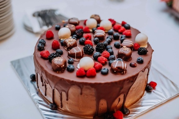 gâteau au chocolat, myrtille, fruits, la mûre, framboises, fraises, gâteau, alimentaire, chocolat, sucre