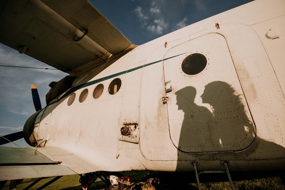 silhouette, boyfriend, girlfriend, aircraft, aircraft engine, love, bomber, air, jet, war
