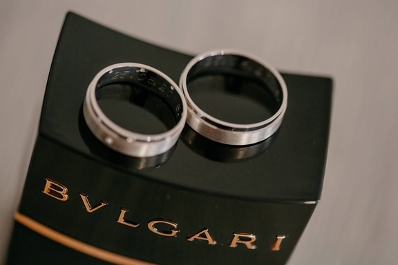 платина, венчален пръстен, парфюм, известни, скъпо, класически, натюрморт, сватба, реколта, черно