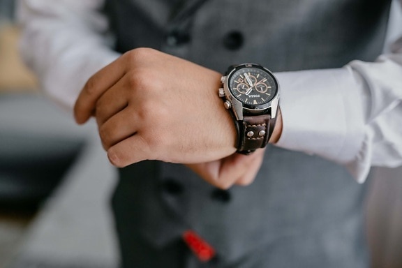 đồng hồ đeo tay, ưa thích, đắt tiền, người đàn ông, quản lý, bộ đồ tuxedo, timepiece, bàn tay, thời gian, người