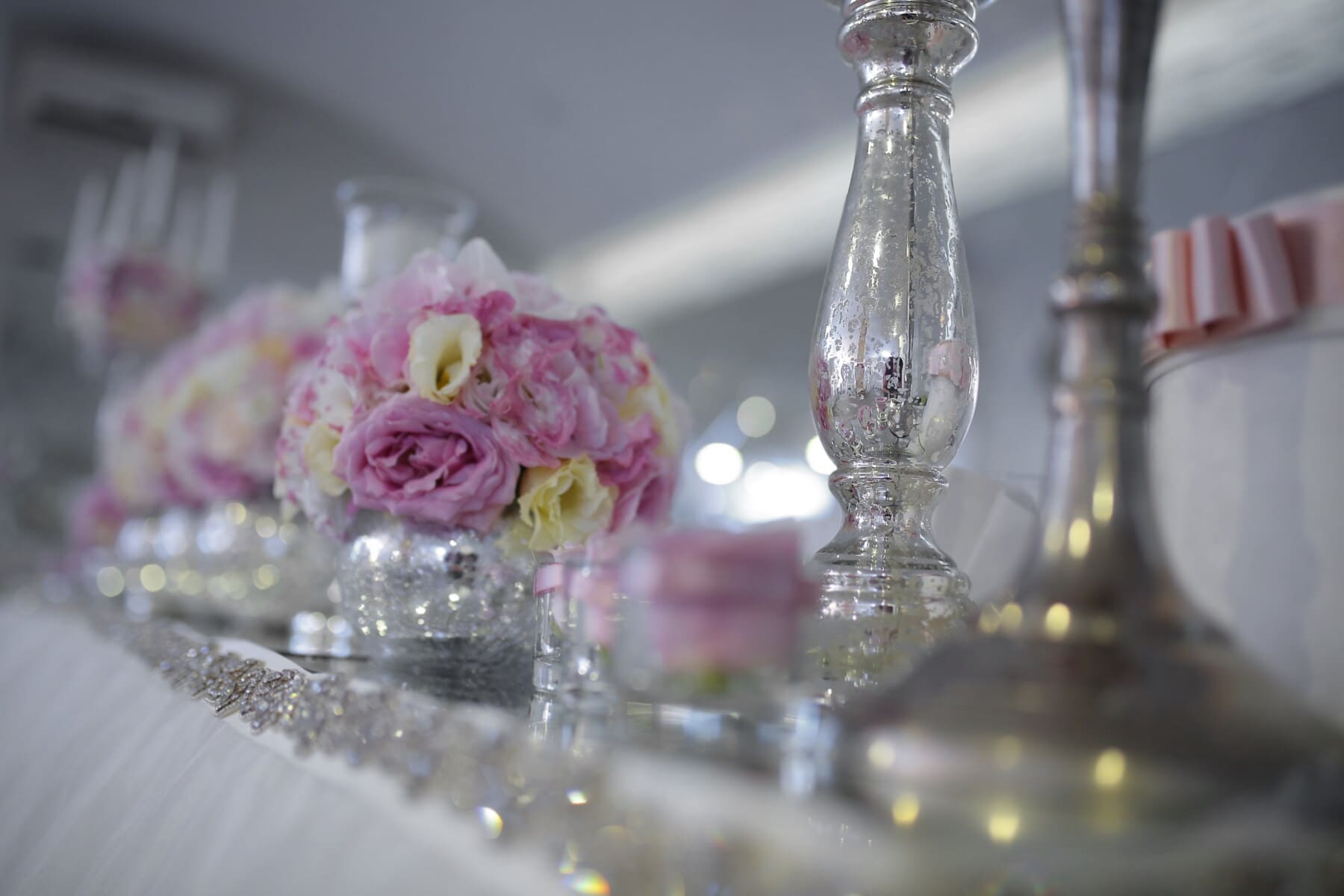 recepció, ragyogó, gyertyatartó, asztal, dekoráció, virág, váza, üveg, ünnepe, romantika