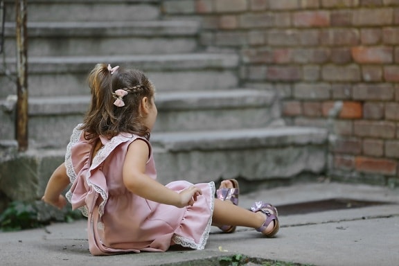 stepenice, mlado, asfalt, djevojka, sjedeti, razigrano, dijete, na otvorenom, osoba, ljudi