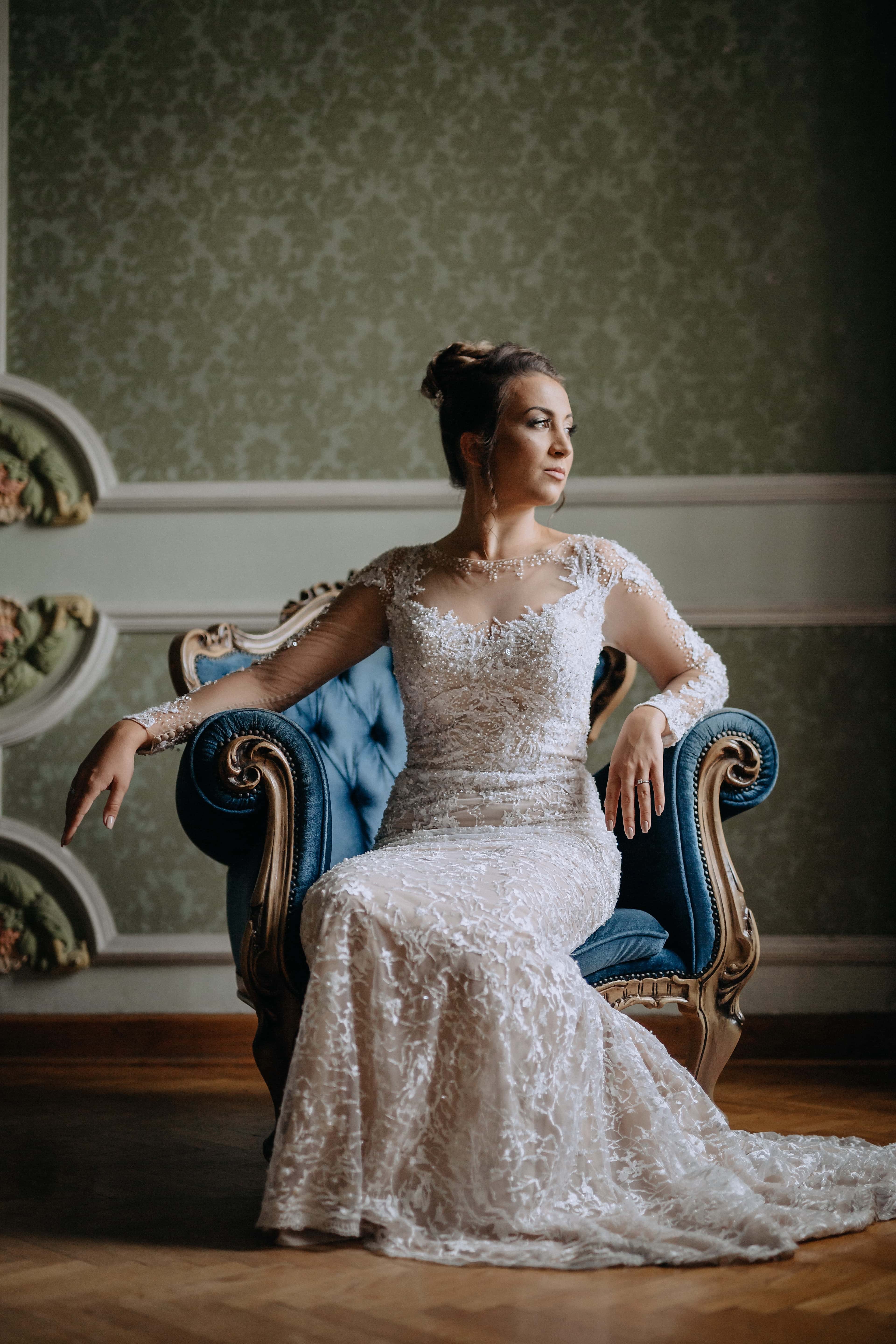 Free picture: sitting, woman, fancy, style, armchair, furniture, salon, luxury, baroque, dress