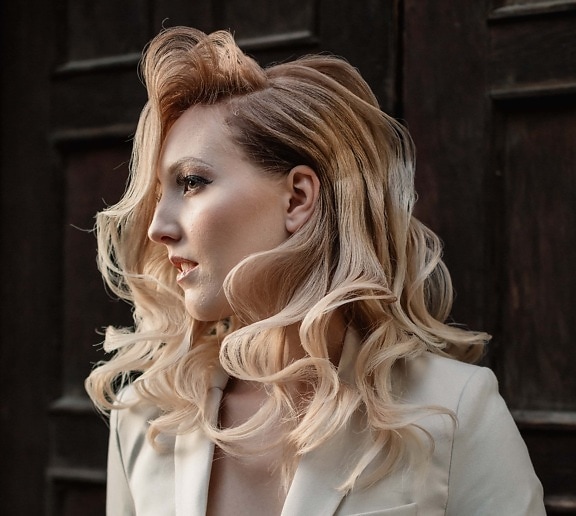 posing, businesswoman, blonde, photo model, hairstyle, outfit, fashion, side view, woman, elegant