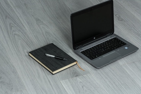 prenosný počítač, čierna, hliník, sivá, ceruzka, čierna a biela, kancelária, notebook, Internet, laptop
