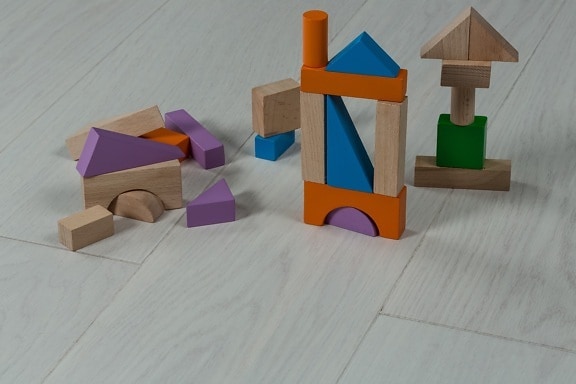 aus Holz, Form, Spielzeug, Würfel, Dreieck, Kindheit, spielen, Bau, Kreativität, im Feld