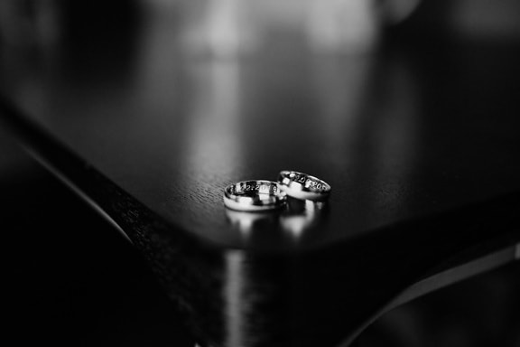 wedding ring, jewelry, platinum, rings, black and white, monochrome, reflection, dinky, shadow, still life