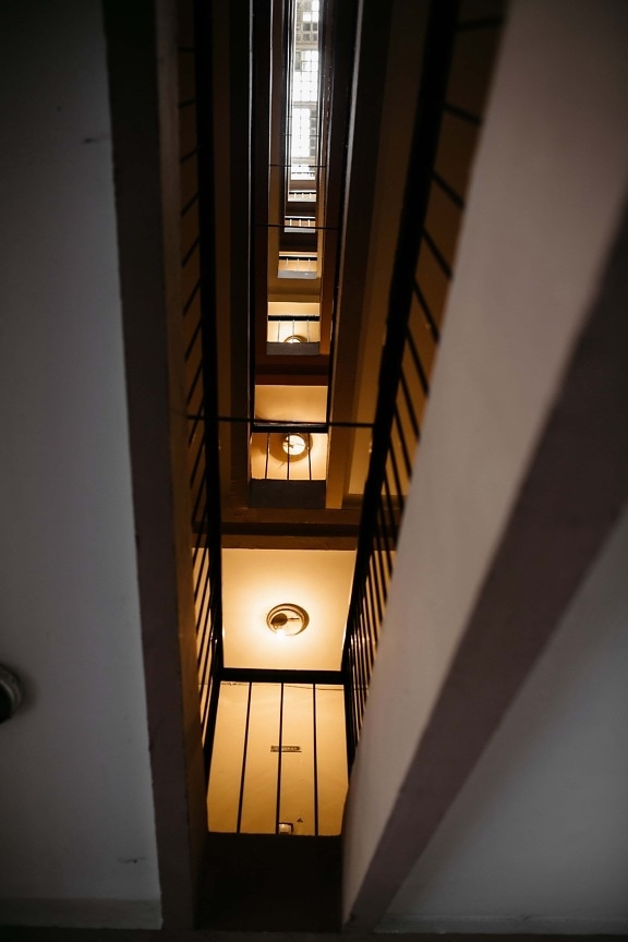 stubište, graditelj, interijer, stubište, visok, tama, perspektiva, svjetlo, lampa, unutarnji prostor