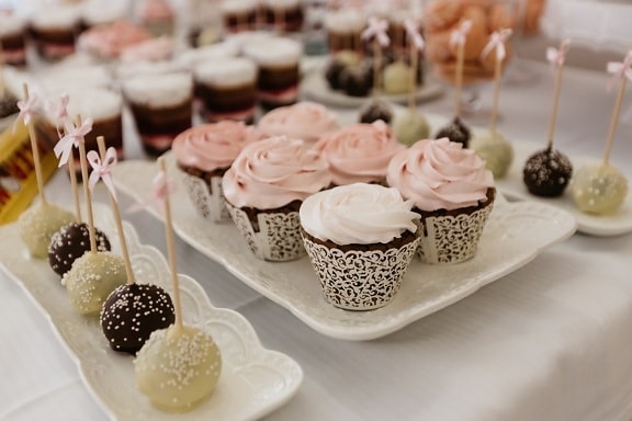 handmade, cupcake, vanilla, cream, confectionery, sugar, chocolate, delicious, food, dessert