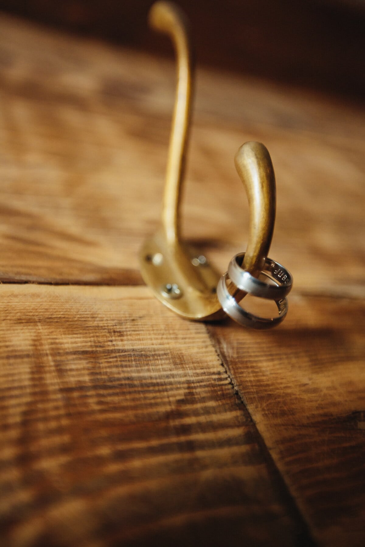 metal, mesing, vješalica, zlatni sjaj, vjenčani prsten, zlato, vješanje, starinsko, staro, zamagliti