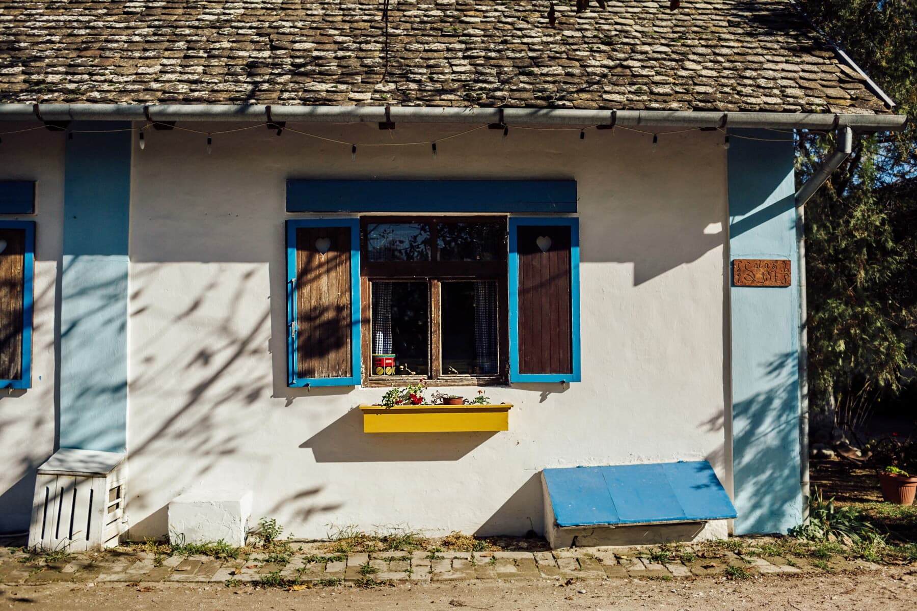 rural, village, vintage, windows, roof, house, garage, architecture, wood, window