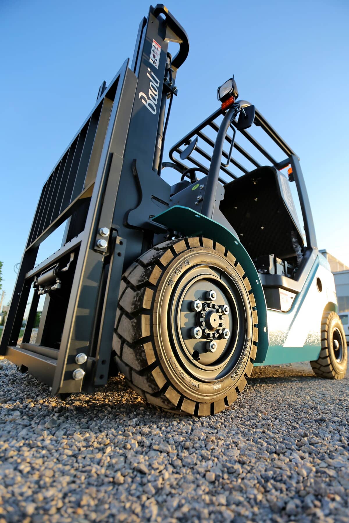 forklift, parking lot, vehicles, industry, factory, transportion, transport, machinery, machine, vehicle