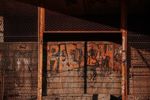 abandonné, Graffiti, mur, clôture, barrière, vieux, sombre, sale, architecture, Retro