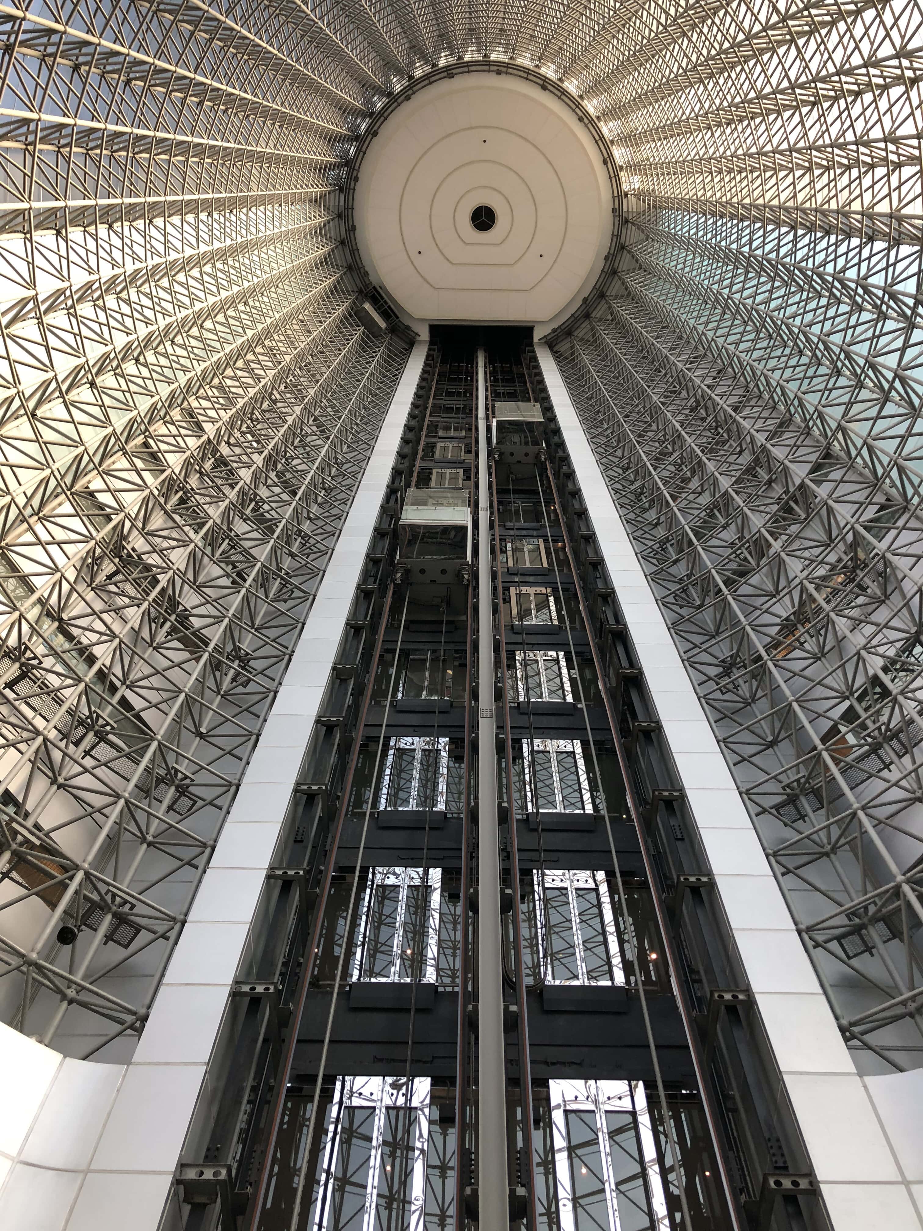 フリー写真画像 タワー エレベーター 構築 建築様式 モダンです 雄大な Sphere ステンレス鋼 ラウンド 未来的です