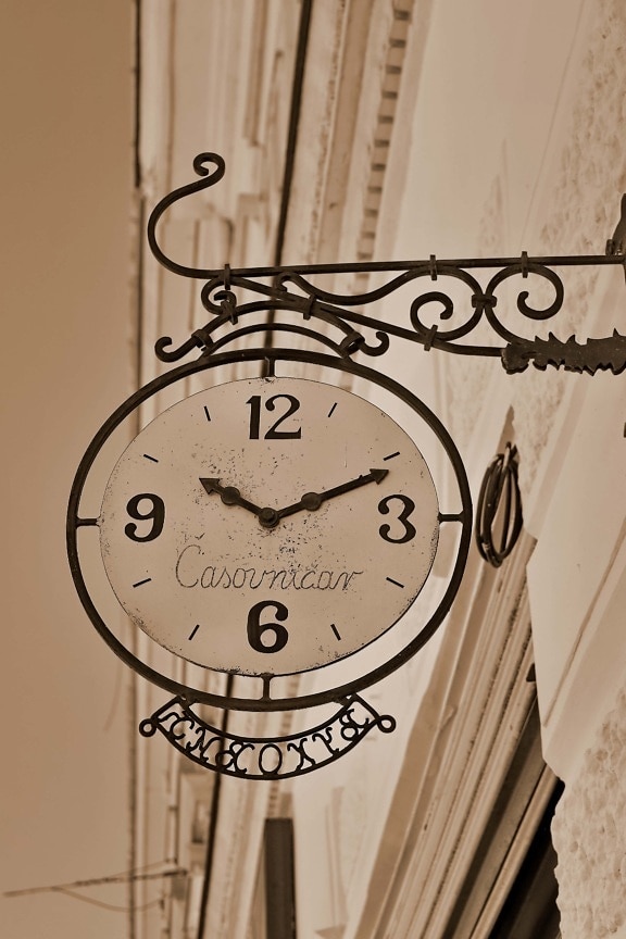 démodé, horloge analogique, mur, suspendu, rue, carie, vintage, historique, heure, temps