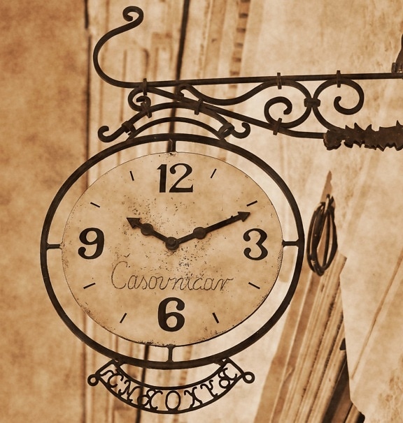 estilo antiguo, pared, reloj analógico, colgante, calle, hierro fundido, reloj, minuto, reloj, hora