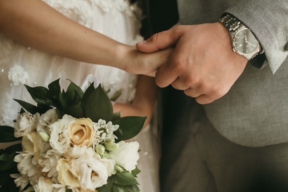 main dans la main, mains, mari, mariage, femme, tendresse, amour, romantique, la mariée, fleur