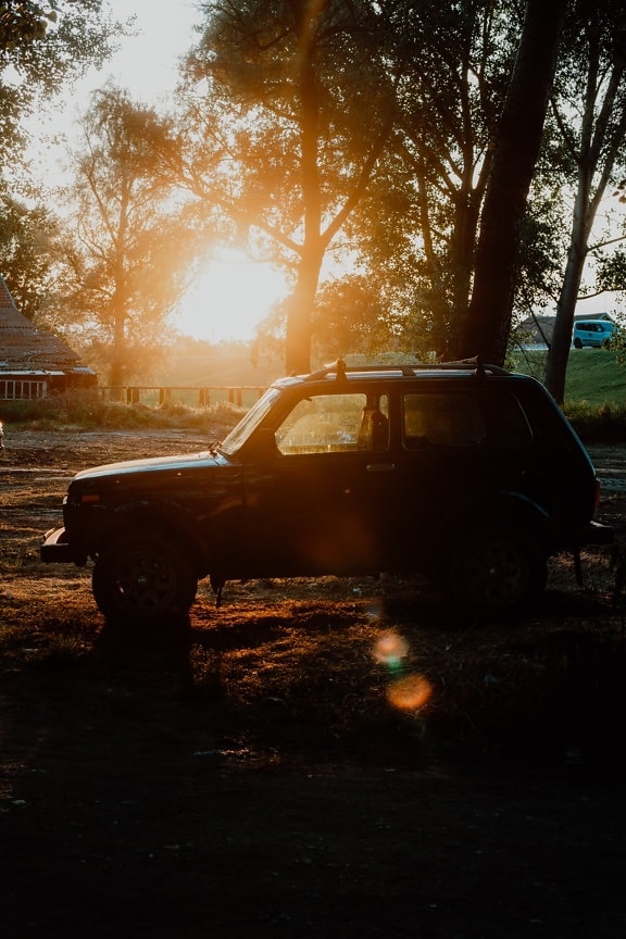 Jeep, auto, tramonto, retroilluminato, Luce del sole, natura, camioncino, camion, strada, veicolo