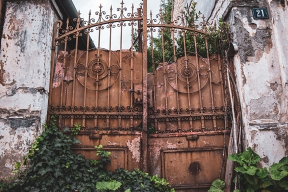 Grunge, caries, puerta de enlace, hierro fundido, estilo antiguo, puerta de entrada, frontal, antiguo, hierro, abandonado