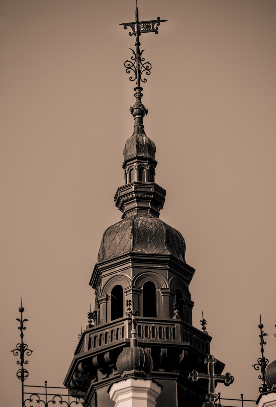 dome, baroque, sepia, tower, architectural style, cast iron, historic, roof, rooftop, copper