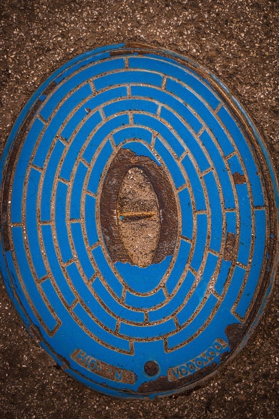 맨홀, 맨홀 커버, 하 수구, 콘크리트, 아스팔트, 시멘트, 포장, 철, 야외에서, 오래 된