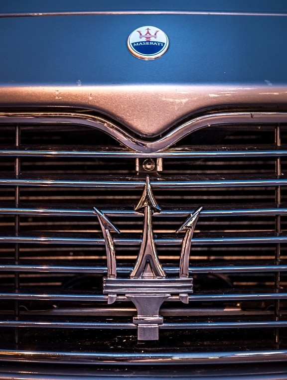 Maserati, costoso, coche, símbolo, signo de, brillante, llamarada, reflexión, cromo, parrilla