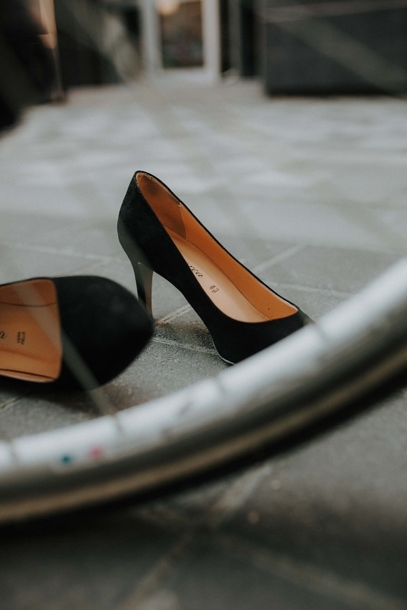 heels, classic, black, shoe, blur, footwear, street, foot, fashion, wheel