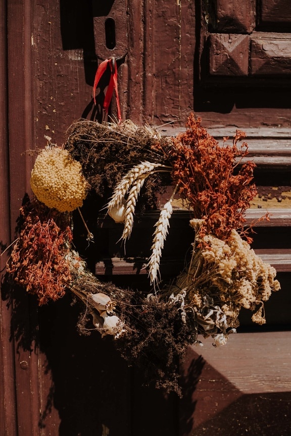 front door, close-up, flowers, dry, handmade, memorabilia, tradition, art, flower, wood