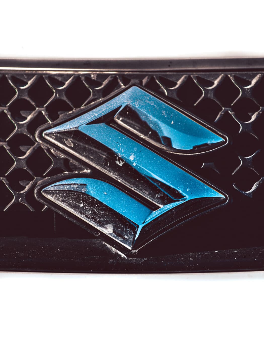 Suzuki, merkki, kromi, metallinen, metalli, lähietäisyydeltä, suunnittelu, moderni, tyyli, väri