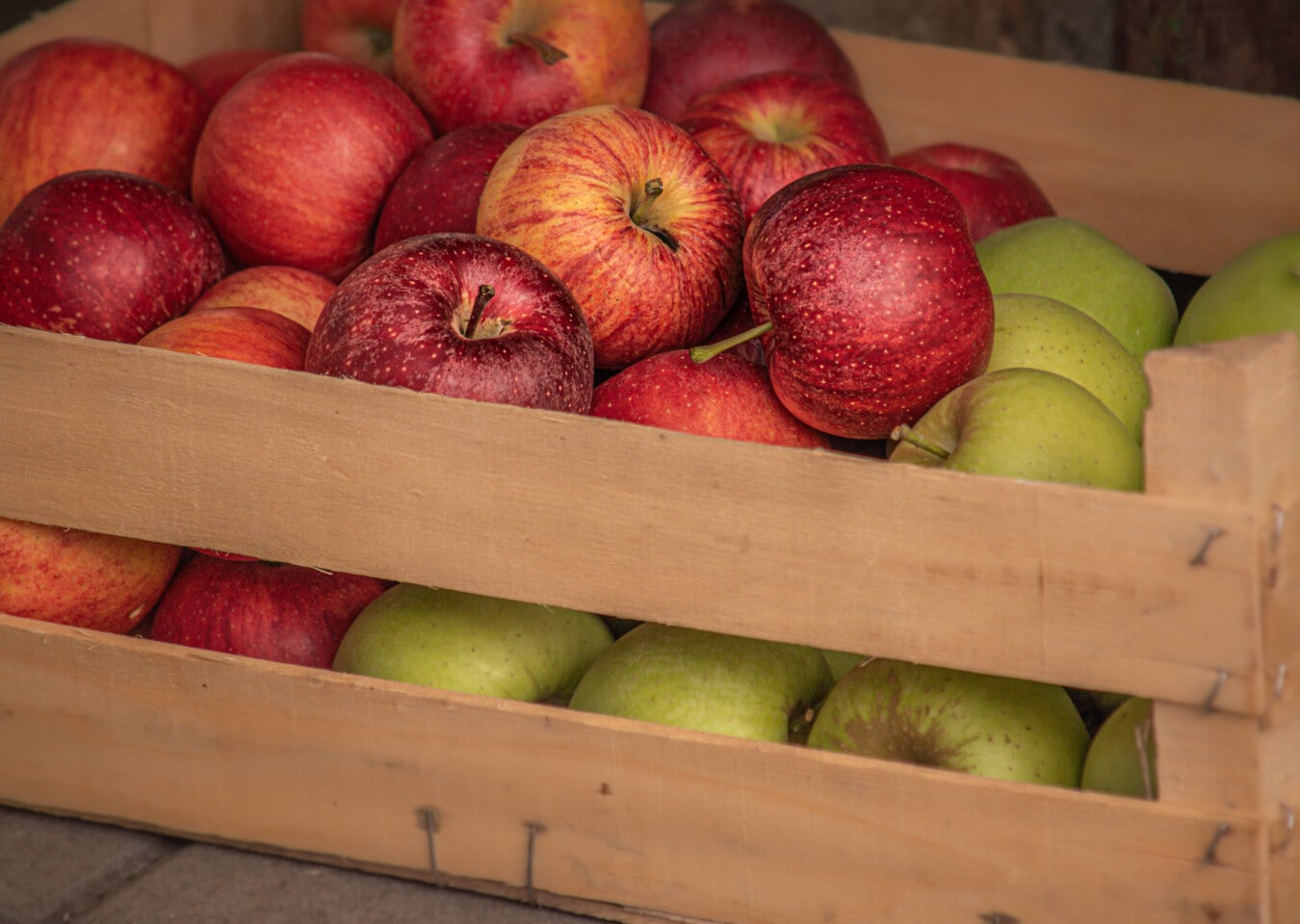 ябълки, органични, сладко, ябълка, Грийн, тъмно червено, узрели плодове, пресни, вкусни, храна