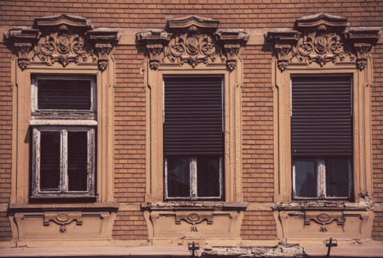 três, janela, casa, abandonado, decadência, velho estilo, estilo arquitetônico, barroco, arquitetura, fachada