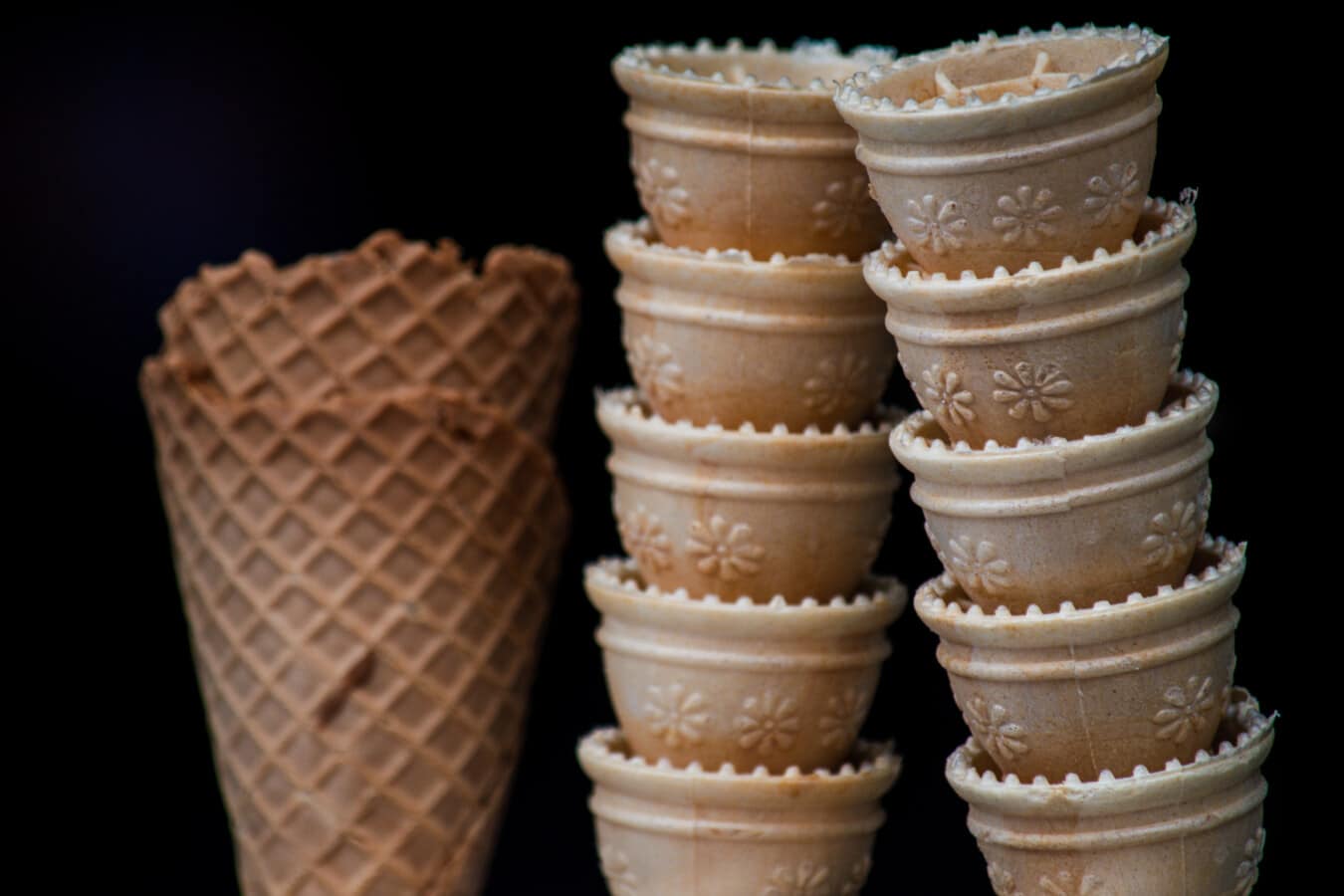 ice cream, waffle, fast food, tasty, delicious, cone, wafer, stacks, candy, sweet