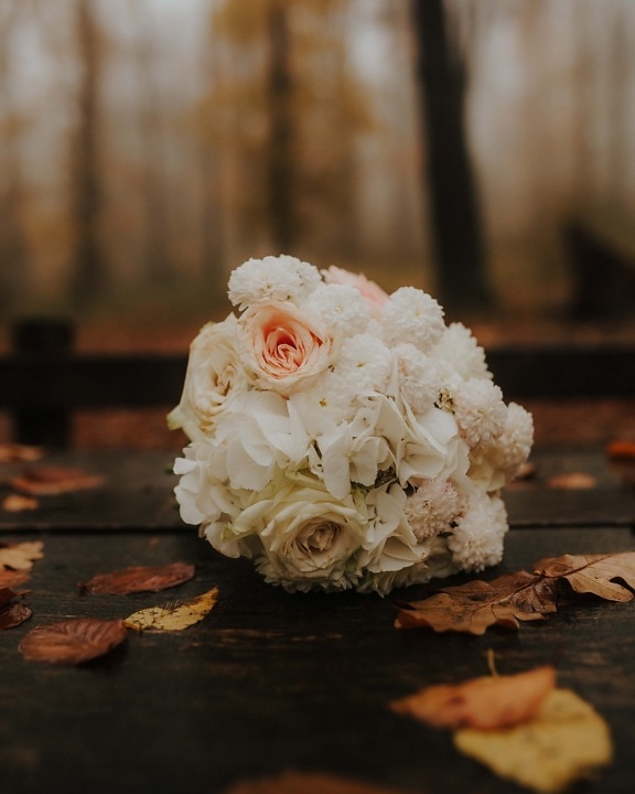 wedding bouquet, autumn, yellow leaves, table, roses, white flower, bouquet, flower, rose, romance