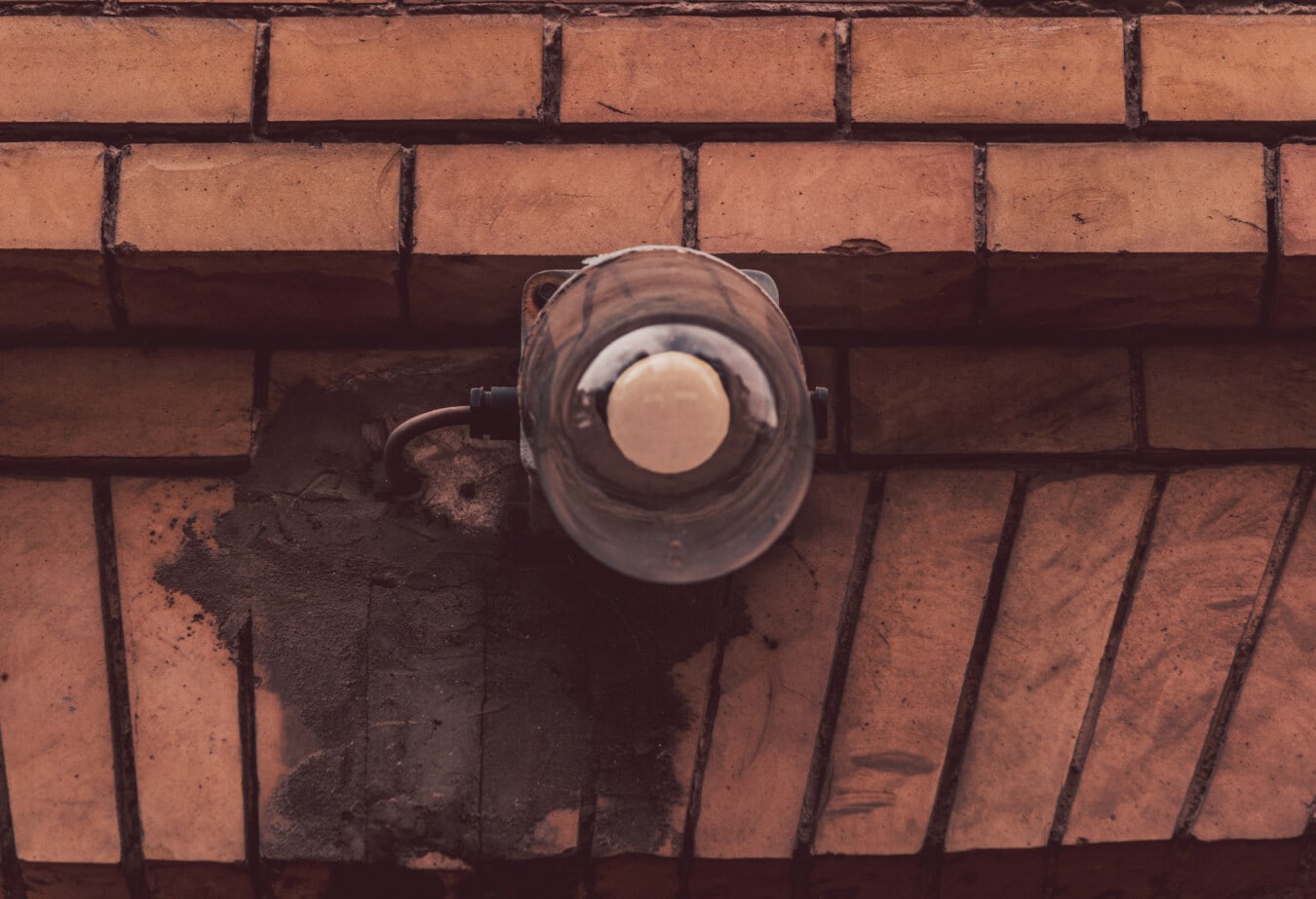 light bulb, historic, old style, wire, wall, bricks, old, vintage, dirty, retro