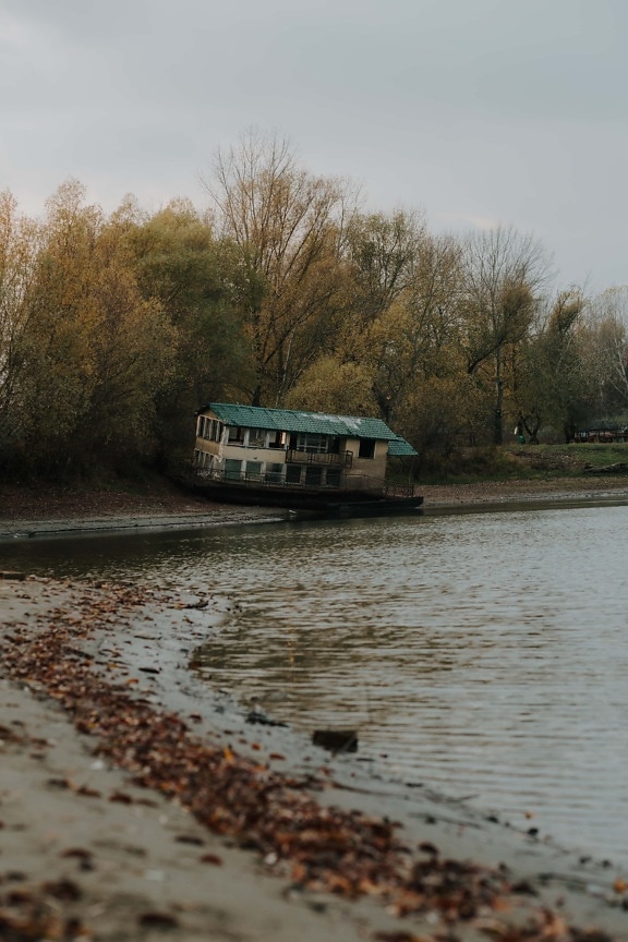 casa de barcos, abandonado, beira do lago, decadência, parque, Costa, estação Outono, maré baixa, inundação, galpão