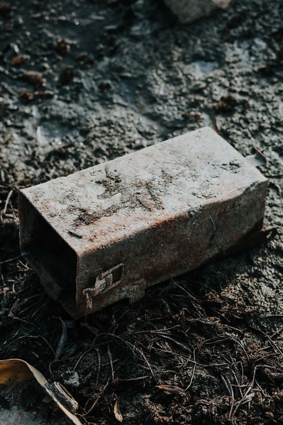 box, metal, garbage, water pollution, pollution, mud, rust, ground, dirty, abandoned