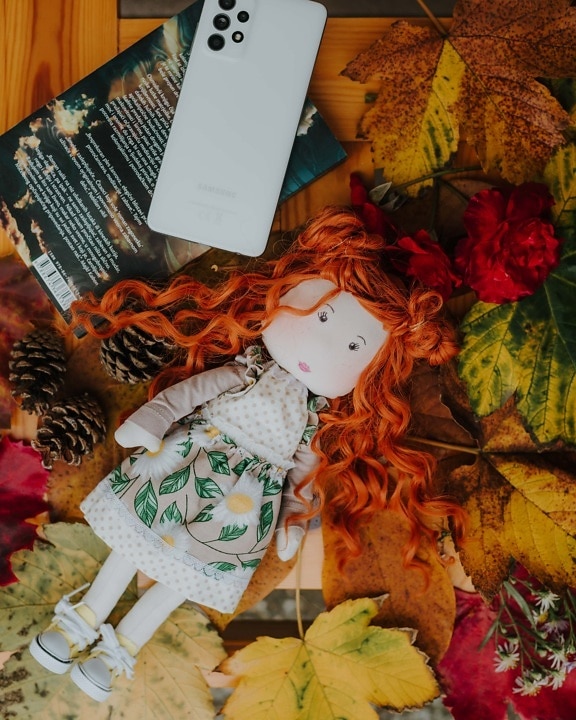 Rødhåret, legetøj, dukke, gaver, stadig liv, blad, dekoration, farve, fest, efterårssæsonen