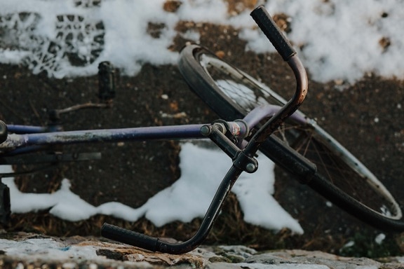 bicycle, steering wheel, old style, underneath, snow, wheel, cold, vehicle, outdoors, frost