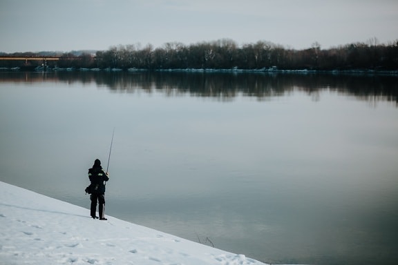 canna da pesca, pescatore, Riva del fiume, pesca, Danubio, fiume, acqua, inverno, orizzontale, Lago