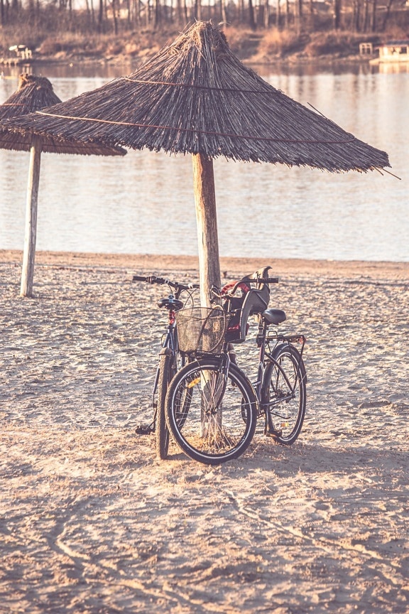 temporada de verano, parasol, Playa, bicicleta, arena, por la tarde, naturaleza, agua, al aire libre, verano