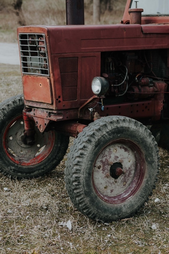 tractor, old, tire, engine, diesel, machine, vehicle, wheel, machinery, abandoned