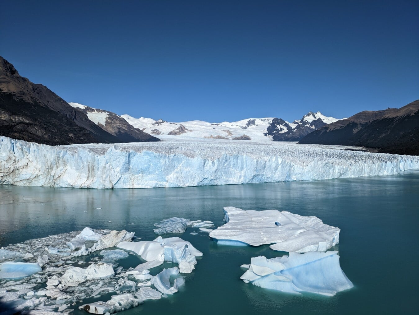 Ártico, cambio, clima, glaciar de, iceberg, flotando, cristal de hielo, nieve, montaña, montañas