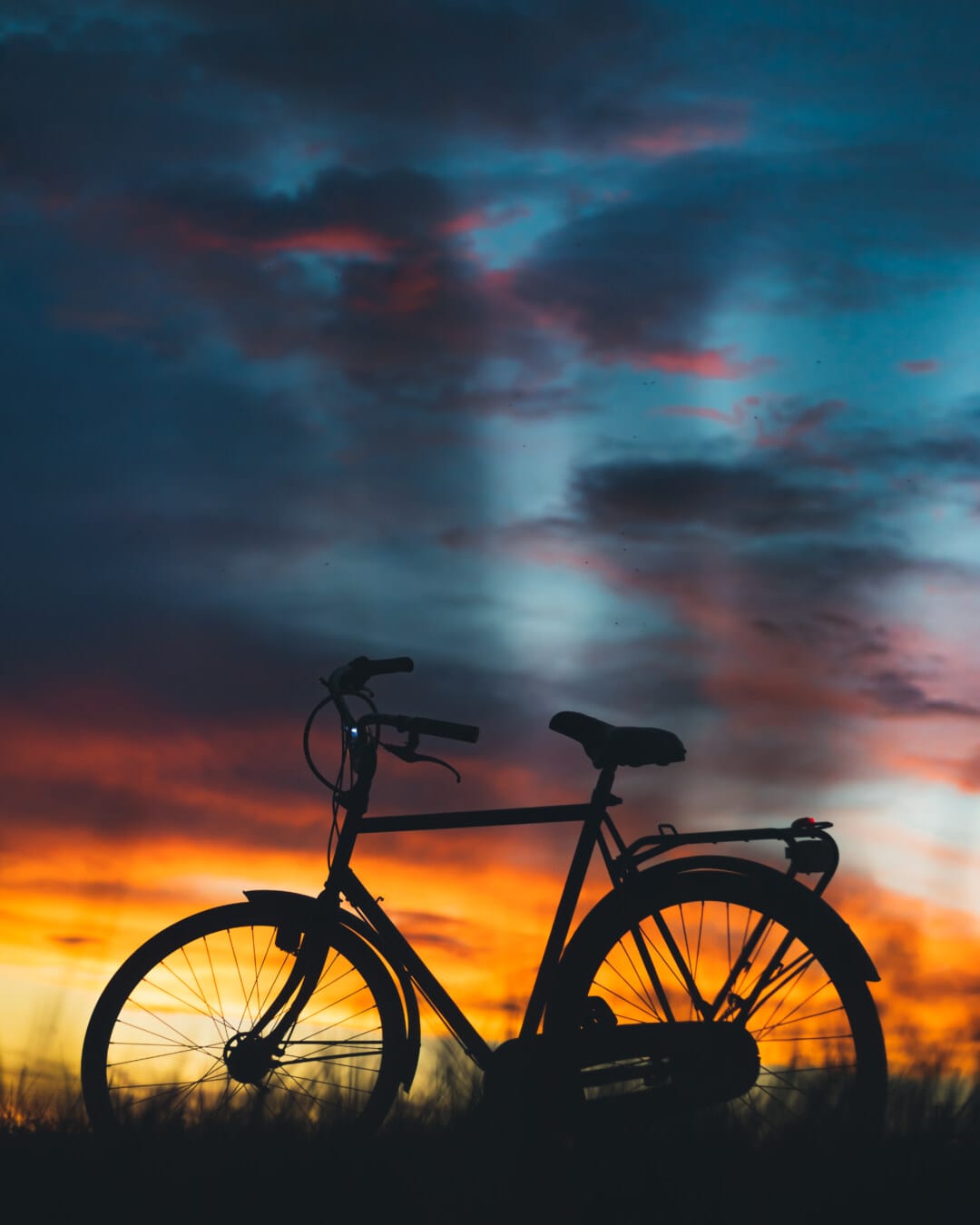 sylwetka, rowerów, Podświetlany, majestatyczny, atmosfera, Zmierzch, wieczór, idylliczne, zachód słońca, zmierzch