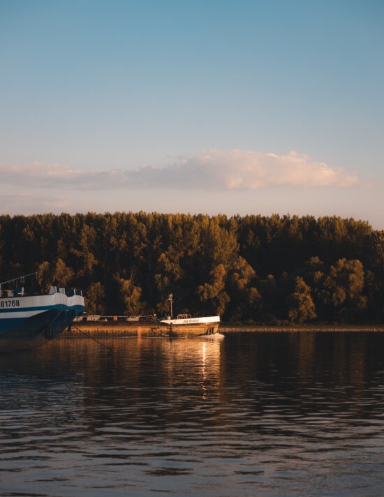 Cantiere navale, nave, Danubio, Riva del fiume, fiume, tramonto, Alba, acqua, lago, natura