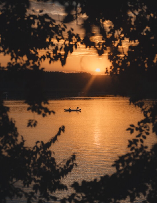 zonsondergang, majestueus, silhouet, vissersboot, sfeer, lakeside, zon, water, dageraad, reflectie