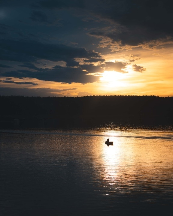 sombre, nuages, coucher de soleil, silhouette, bateau de pêche, pêcheur, réflexion, lac, paysage, eau