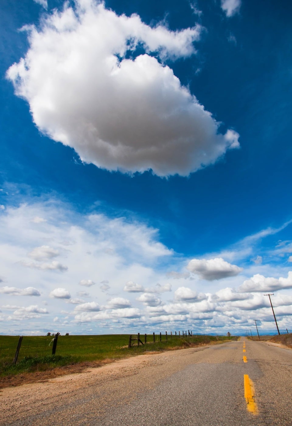 Free picture: empty, road, countryside, asphalt, yellow, line, cloud ...